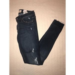 Low rise dark-wash ripped hollister skinny jeans